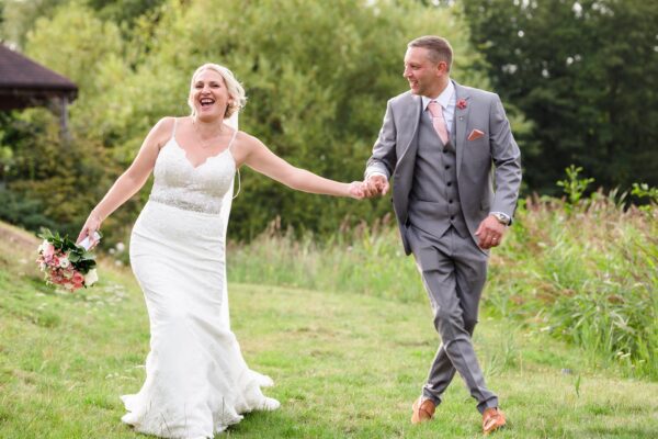 Maidstone Wedding Photographer Photography Kent Bride Groom Inn on the lake